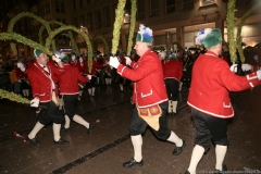 Abschlußtanz der Schäffler im Tanzjahr 2019  vor der Herberge Augustiner Neuhauser Straße in München 2019