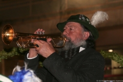 Abschlußtanz der Schäffler im Tanzjahr 2019  vor der Herberge Augustiner Neuhauser Straße in München 2019