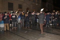 Abschlußtanz der Schäffler im Tanzjahr 2019  vor der Herberge Augustiner Neuhauser Straße in München 2019