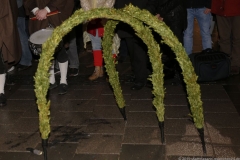 Abschlußtanz der Schäffler im Tanzjahr 2019  vor der Herberge Augustiner Neuhauser Straße in München 2019