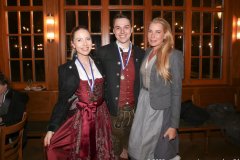 Elisabeth II, Leonard I., Giulia Siegel (von li. nach re.), Angermaier Eisstock WM im Bamberger Haus in München 2022