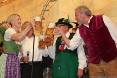 Katrin Habenschaden (li.), Aubinger Herbstfest auf der Festwiese am Belandwiesenweg in München-Aubing 2019