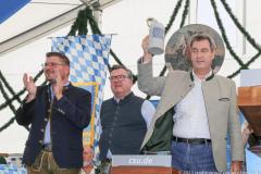 Georg Eisenreich, Josef Schmid, Dr. Markus Söder (von li. nach re.), Politischer Frühschoppen der CSU am Aubinger Herbstfest an der Balantwiese in München-Aubing 2023