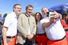 Dr. Markus Söder (2. von li.), Politischer Frühschoppen der CSU am Aubinger Herbstfest an der Balantwiese in München-Aubing 2023