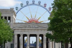 Aufbau Sommer in der Stadt am Königsplatz in München 2021