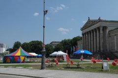 Aufbau Sommer in der Stadt am Königsplatz in München 2021