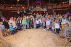 Circus Krone hilft Kindern das Leb en zu Retten.  Kommentiertes Raubtiertraining zu Gunsten der Nicolas-May-Stiftung, 2023