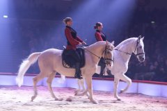 Circus Krone Stars in der Manege im Circus Krone Bau in München 2022