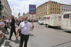 Corso der Schausteller und Marktkaufleute Demo von der Theresienwiese zum Odeonsplatz in München 2020