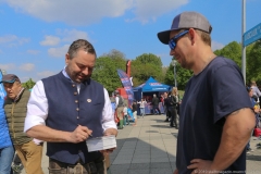 Bernhard Winkler (li.), EHC Red Bull Saisonabschlussfeier vor der Olympia-Eishalle in München 2019