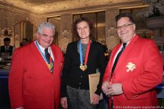 Günther Grauer, Innegrit Volkhardt, Werner Trollmann (von li. nach re.), Einzug Narrhalla Prinzenpaar Steve I. und Ulrike I. in das Hotel Bayerischer Hof in München 2023