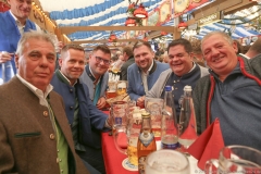 Christian Schöttl (2. von li.), Sebastian Kriesel (3. von li.), Matthias Stolz (3. von re.), günther Grauer (2. von re.), Eröffnung Frühlingsfest auf der Theresienwiese in München 2019