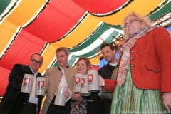 Clemens Baumgärtner, Dr. Markus Söder, Anja Berger, Peter Cermak, Yvonne Heckl (von li. nach re.), Eröffnung Frühlingsfest auf der Theresienwiese 2022