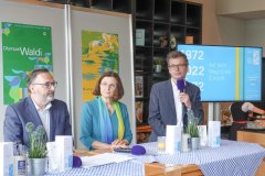 Anton Biebl, Marion Schöne, Andreas Horbelt (von li. nach re.), Eröffnung Jubiläumspavillon 50 Jahre Olympiapark am Olympiasee in München 2022