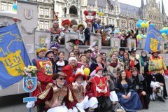 Faschingszug der Damischen Ritter durch die Fußgängerzone in München 2020