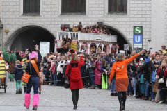 Faschingszug der Damischen Ritter durch die Fußgängerzone in München 2020