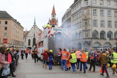 Faschingszug der Damischen Ritter durch die Fußgängerzone in München 2020