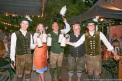 Konstantin Waigel, Sarah Zahn, Christian Schottenhamel, Dietrich Sailer, Leo Sailer(von li. nach re.), Filser Sommerfest in der Villa Flora in München a2023