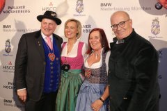 Christian Schottenhamel (li.), Christl und Richard Quaas (re.), Filserball am Nockherberg in München 2020