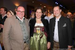 Clemens Baumgärtner (li.), Verena Dietl (Mitte), Filserball am Nockherberg in München 2023