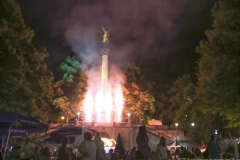 Feuerwerk beim Friedensengel Sommerfest auf der Plattform unter dem Friedensengel in München 2019