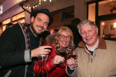 Lucas Franz, Christine  Kübler-Dräger, Andy Miksch (von li. nach re.), Haidhauser Weihnachtsmarkt am Weißenburger Platz in München 2019