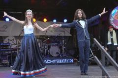 Jugendprinzenpaar Levi I. und Paula I., Erster Auftritt der Kinder- und Jugendgarde bei der Inthronisation der Narrhalla Prinzenpaare am Marienplatz in München 2023