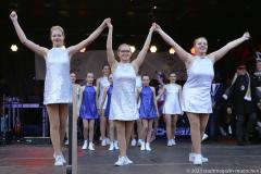 Erster Auftritt der Kinder- und Jugendgarde bei der Inthronisation der Narrhalla Prinzenpaare am Marienplatz in München 2023