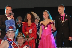 Uta Wüst (2. von li.), Bianca II. und Florian II. (re.), Inthronisation Würmesia im Prinzregent Garten in München 2019