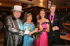 Hans III, Regina I., Bianca II, Florian II. (von li. nac h re.), Inthronisation Würmesia im Prinzregent Garten in München 2019