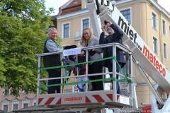 Haidhausen hat wieder einen Maibaum. Maibaumaufstellen am Wiener Platz in München 2023