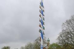 Maibaum Sendling-Westpark am Luise-Kieselbach-Platz in München 2023