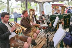 Holledauer Hopfareisser, Maibaum Sendling-Westpark am Luise-Kieselbach-Platz in München 2023