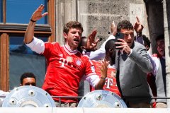 Thomas Müller, Meisterfeier FC Bayern am  Rathausbalkon in München 2022