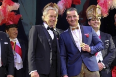 Peter Kraus und Andreas Gabalier (re.), Andreas Gabalier bekommt Karl-Valentin-Orden bei der Narrhalla Soirée im Deutschen Theater in München 2019