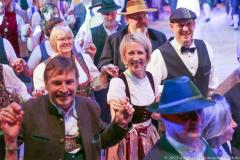 Thomas Linsmayer und Kathrin Habenschaden, Oider Wiesn Bürgerball im Deutschen Theater in München 2023