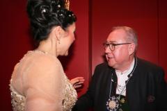 Das Prinzenpaar der Schausteller und Marktkaufleute Christopher I. und Nina I. am Oidn Wiesnball im Deutschen Theater in München 2023