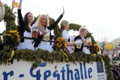 Einzug der Wiesnwirte 2015