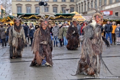 Perchtenlauf am Christkindlmarkt 2016