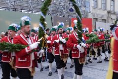 Der letzte Schäfflertanz vor der Herberge Augustiner Stammhaus in der Fußgängerzone in München 2022