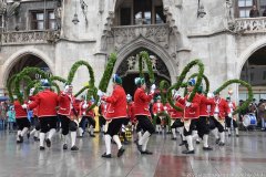 Schäfflertanz am Marienplatz in München 2022