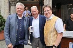 Dieter Reiter, Christian Schottenhamel, Thomas Vollmer (von li. nach re.), Sommerfest der Innenstadtwirte im Rathaus Prunkhof in München 2023