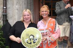 Sonja Kerkez und Dana Baehr (re.), Sommerfest der Innenstadtwirte im Rathaus Prunkhof in München 2023