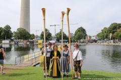 Alphornbläser Olympiapark mit Franziska Inselklammer (2. von li.)