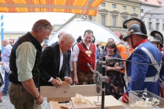 Dieter Reiter (2. von li.), Handwerkerdorf am Odeonsplatz beim Stadtgründungsfest in München 2019