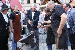 Dieter Reiter (Mitte), Handwerkerdorf am Stadtgründungsfest am Odeonsplatz in München 2023