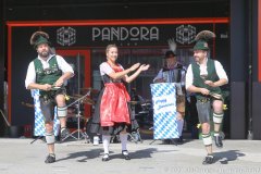 Happy Bavarians, Trachtival im Werksviertel hinter dem Ostbahnhof in München 2021