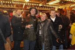 Christine Dräger (Mitte), Jens Röver (re.), Weihnachtsmarkt Haidhausen am Weißenburger Platz in München 2018